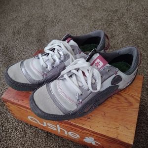 Cushe sneakers woman's size 8.